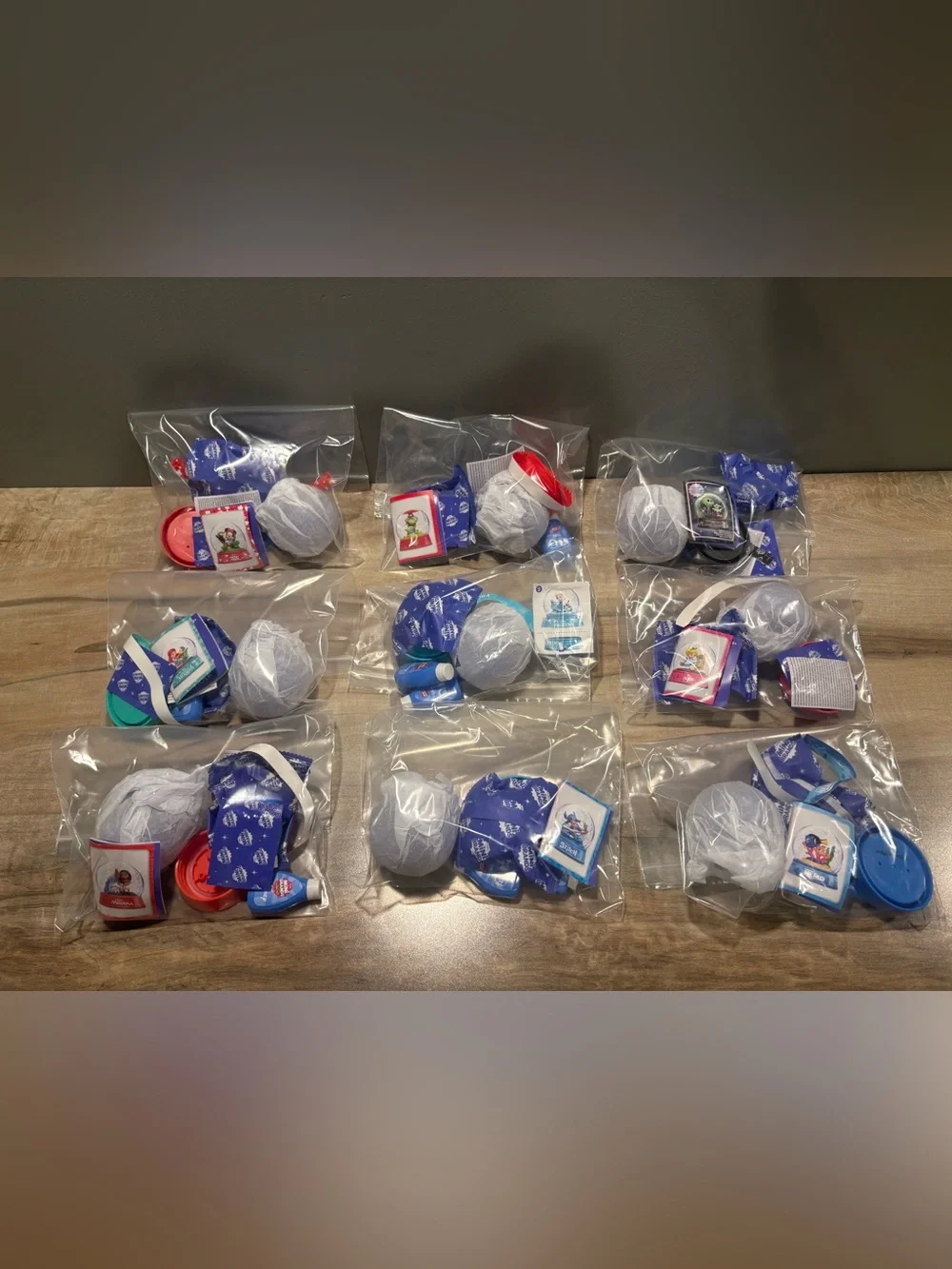 Mini Brands - Disney Snow Globes 2026
